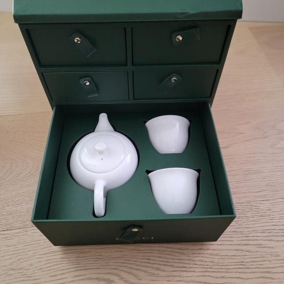 🖤GUCCI 2023 LUNAR NEW YEAR GIFT BOX - Picture 8 of 8